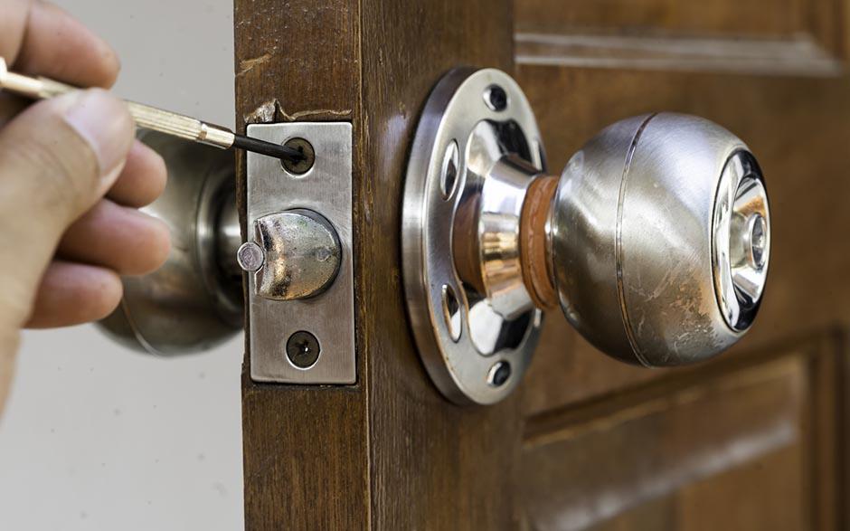 ouvrir une porte de garage basculante sans clef Villemomble